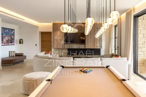 Luxury Villa Top-of-the-range amenitie 15x6m heated swimming pool, 7 bedrooms in Mougins - French Riviera best for sale For Super Rich