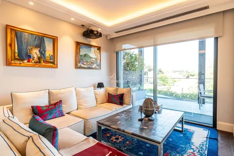 Modern Villa Sea View Swimming pool, 4 bedrooms in Estoril deal for sale For Super Rich