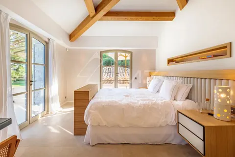 Luxury Villa near the beach Pampelonne Fenced swimming pool, jacuzzi, fitness room, petanque court, 5 bedrooms in Ramatuelle search rental For Super Rich