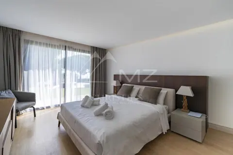 Contemporary Villa Sea View Heated swimming pool, jacuzzi, 5 bedrooms in Vallauris top rental For Super Rich