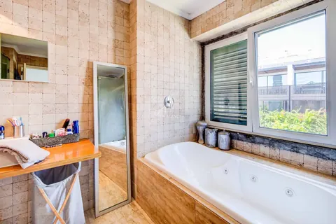Elegant Villa Swimming pool, 7 bedrooms in Belem exclusive for sale For Super Rich