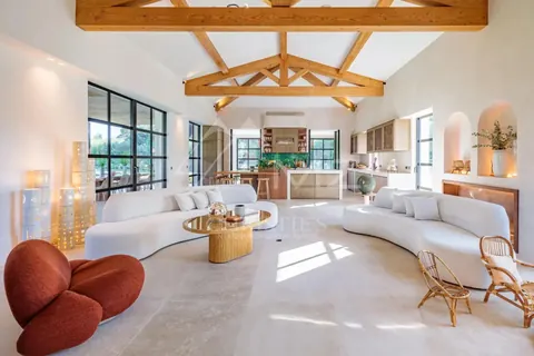 Luxury Villa near the beach Pampelonne Fenced swimming pool, jacuzzi, fitness room, petanque court, 5 bedrooms in Ramatuelle best rental For Super Rich
