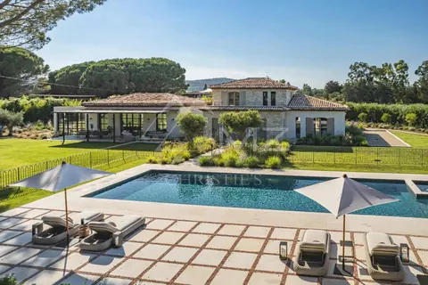 Luxury Villa near the beach Pampelonne Fenced swimming pool, jacuzzi, fitness room, petanque court, 5 bedrooms in Ramatuelle