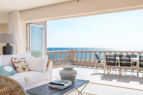 Luxury Villa Waterfront, Cap Roux heated swimming pool and direct access to the sea, 4 bedrooms in Anthéor real estate rental For Super Rich