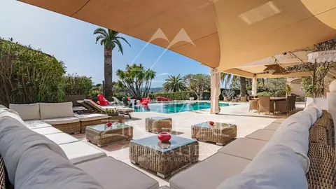 Provencal Villa Panoramic View swimming pool, wine cellar 8 bedrooms in Saint Tropez available for sale For Super Rich