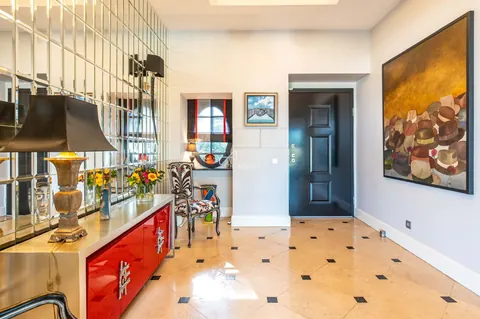 Modern Villa Sea View Swimming pool, 4 bedrooms in Estoril available for sale For Super Rich