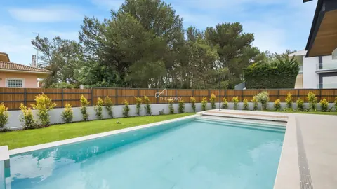 Contemporary Villa swimming pool, garden near Quinta da Marinha, Guincho Beach, 6 bedrooms in Cascais available for sale For Super Rich