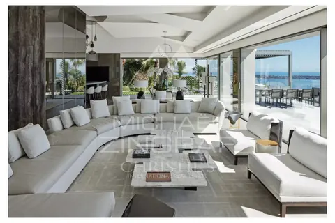 Luxury Villa 180° panoramic sea view Super Cannes, south-facing, 10 bedrooms in Cannes vacation rental For Super Rich