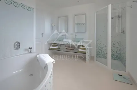 Premium Villa Sea View Super Cannes minutes from the Croisette, 8 bedrooms in Vallauris prix rental For Super Rich