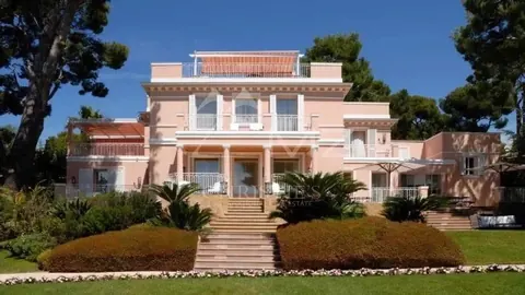 High-end House Exceptional view overlook the sea  Tennis court, Pool, sauna, 4 bedrooms in Saint Jean Cap Ferrat ultra luxury rental For Super Rich