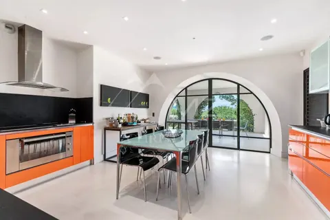 Contemporary  Villa heart of Saint-Tropez Peninsula between Pampelonne beaches and the village, 5 bedrooms in Ramatuelle search rental For Super Rich