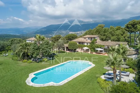 Provencal House Panoramic views sea and the old village Tennis court, pool, stylish summer kitchen, 9 bedrooms in Saint Paul de Vence