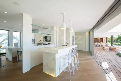 Contemporary Villa Right next to Eden Roc Heated pool with pool house, 7 bedrooms in Cap d'Antibes price rental For Super Rich