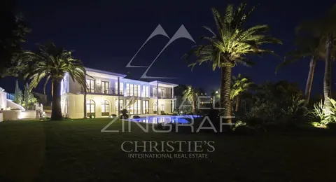 Luxury Villa New Florentine ​Super Cannes indoor swimming pool, wellness, sauna and hammam, 7 bedrooms in Vallauris best rental For Super Rich