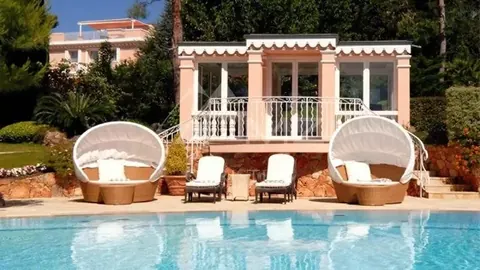 High-end House Exceptional view overlook the sea  Tennis court, Pool, sauna, 4 bedrooms in Saint Jean Cap Ferrat value rental For Super Rich