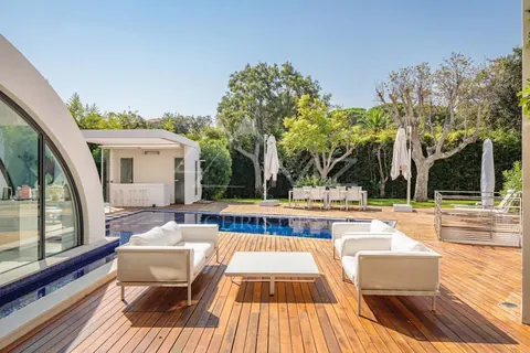Contemporary Villa Near to Club 55 extremely modern services, 5 bedrooms in Saint Tropez 0 rental For Super Rich