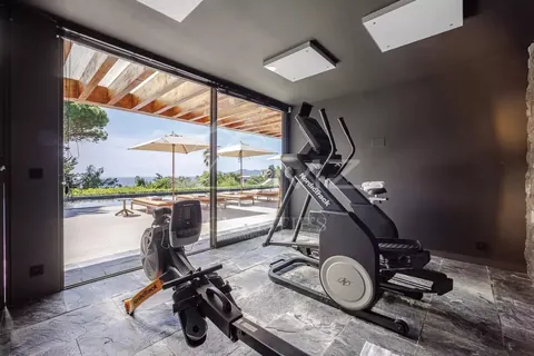 High-end Villa heated swimming pool, Synthetic tennis landscaped park, 7 bedrooms in Cannes - French Riviera best rental For Super Rich