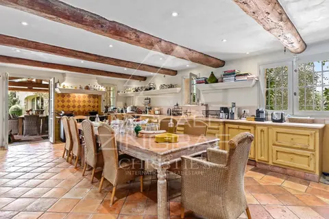 Provencal House Panoramic views sea and the old village Tennis court, pool, stylish summer kitchen, 9 bedrooms in Saint Paul de Vence buy for sale For Super Rich