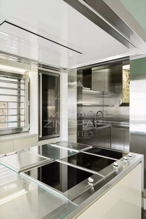 Elegant Villa Breathtaking panoramic views of sea and Monaco Cinema, Fitness, Spa, Pool, 5 bedrooms in Roquebrune Cap Martin price for sale For Super Rich