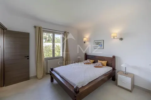 Elegant Villa Sea View Near the beach, 6 bedrooms in Cap d'Antibes best rental For Super Rich