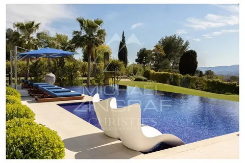 Architectural Villa Breathtaking panoramic views, hills and sunsets Tennis court, 7 bedrooms in Mougins - French Riviera exclusive for sale For Super Rich