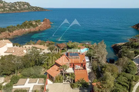 Modern Villa Direct access to the sea large terraces adjoining a long pool, 9 bedrooms in Théoule Sur Mer - French Riviera MZIMD079 for sale For Super Rich
