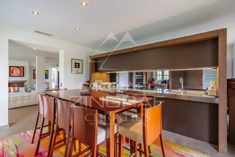 Contemporary Villa Minutes walk from Place des Lices terrace overlooking the sea, 6 bedrooms in Saint Tropez vacation rental For Super Rich