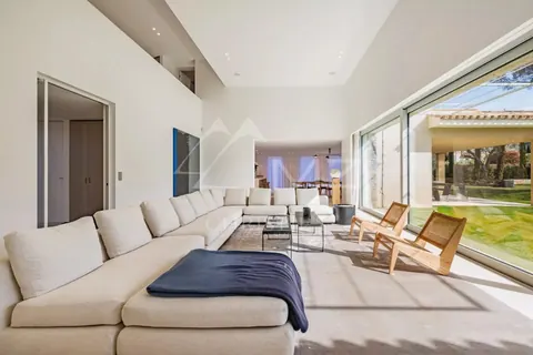 Contemporary Villa minutes town centre and the Salins beach swimming pool, 7 bedrooms in Saint Tropez available rental For Super Rich