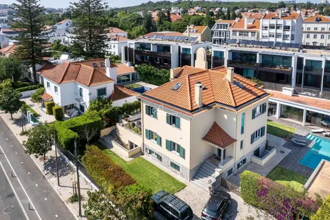 Elegant Villa Swimming pool, 7 bedrooms in Belem unique for sale For Super Rich