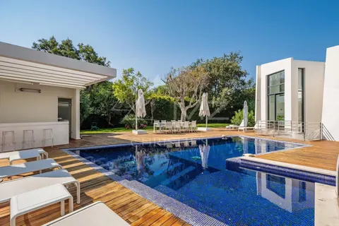 Contemporary Villa Near to Club 55 extremely modern services, 5 bedrooms in Saint Tropez MZILOST1415 rental For Super Rich