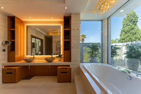 Luxury Villa Panoramic View, 4 bedrooms in Quinta do Mar Classified ads for sale For Super Rich Luxury Villa Panoramic View, 4 bedrooms in Quinta do Mar Classified ads for sale For Super Rich