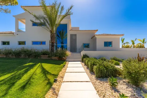 Luxury Villa Heated swimming pool, 5 bedrooms in Fonte Coberta - Lameiro properties for sale For Super Rich