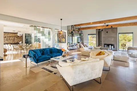 Premium Villa Near Village very large heated swimming pool, 9 bedrooms in Saint Tropez search rental For Super Rich