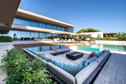 Design Villa ESTORIL, 2 Swimming pool indoor & outdoor, 5 bedrooms in Cascais buy for sale For Super Rich