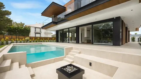 Contemporary Villa swimming pool, garden near Quinta da Marinha, Guincho Beach, 6 bedrooms in Cascais buy for sale For Super Rich