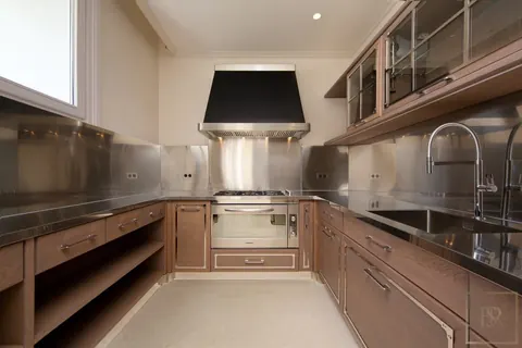 Belle Epoque Villa Panoramic View hammam, sauna & home cinema, 6 bedrooms in Cap D'ail - French Riviera property for sale For Super Rich