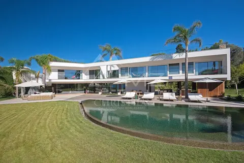 Contemporary Villa Right next to Eden Roc Heated pool with pool house, 7 bedrooms in Cap d'Antibes