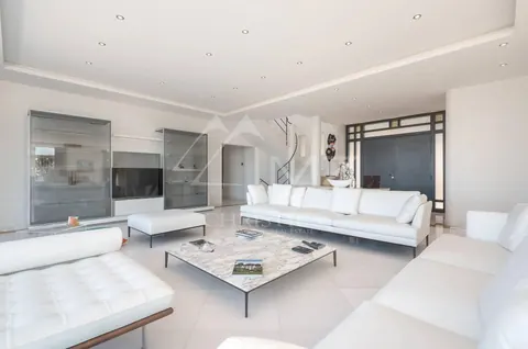Luxury Villa seaview, nearby the center of Cannes 250 sqm terrace with jacuzzi, 6 bedrooms in Cannes vacation rental For Super Rich