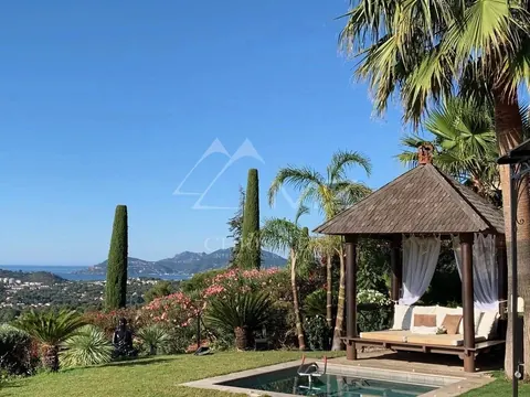 Country Villa walking distance to the Village Sea view and the Lérins islands, 6 bedrooms in Mougins available rental For Super Rich