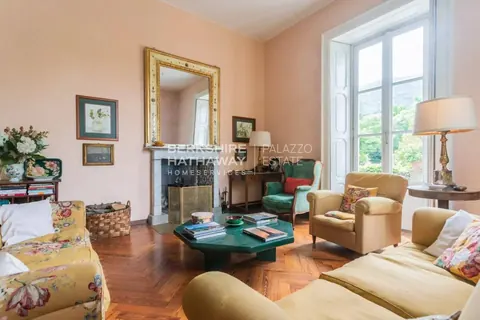 Historic Estate Villa Panoramic View, 8 bedrooms in Bellagio - lake Como unique for sale For Super Rich