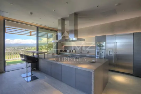 Luxury Villa Exceptional Californie 25 m swimming pool, Jacuzzi for 8 people, 8 bedrooms in Cannes value rental For Super Rich
