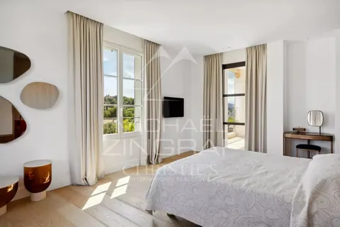 Luxury Villa Top-of-the-range amenitie 15x6m heated swimming pool, 7 bedrooms in Mougins - French Riviera value for sale For Super Rich