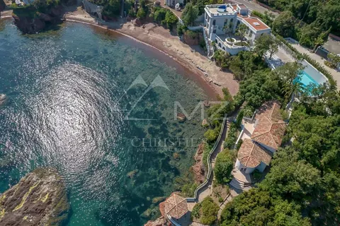 Luxury Villa Cap Roux Waterfront with 2 accesses to the sea between Cannes and Saint Raphaël, 5 bedrooms in Anthéor available rental For Super Rich