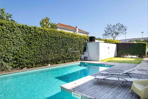 Elegant Villa Swimming pool, 7 bedrooms in Belem search for sale For Super Rich