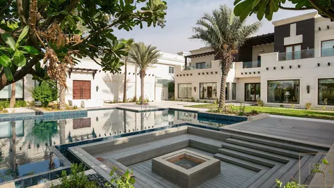 Luxury House Golf View private home elevator, 7 bedrooms in Emirates Hills - Dubai exclusive for sale For Super Rich