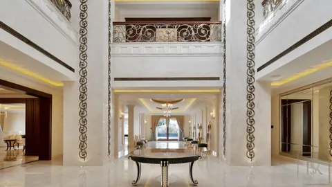 Luxury House Golf View private home elevator, 7 bedrooms in Emirates Hills - Dubai search for sale For Super Rich