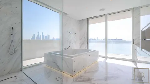 Luxury Villa Beach Front Views of the Dubai Marina skyline and Palm Jumeirah, 6 bedrooms in Dubai price for sale For Super Rich