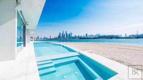 Luxury Villa Beach Front Views of the Dubai Marina skyline and Palm Jumeirah, 6 bedrooms in Dubai buy for sale For Super Rich