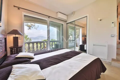 High-end Villa incredible views of the sea and the Gulf of Saint Tropez infinity pool with jets, 6 bedrooms in Gassin property rental For Super Rich