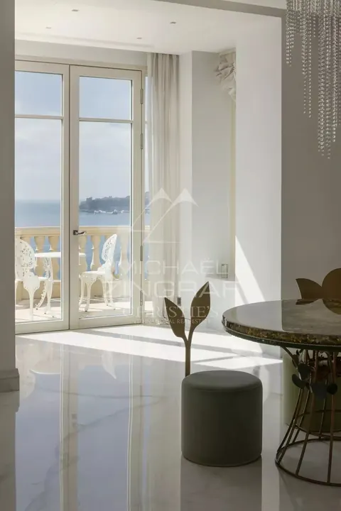 Elegant Villa Breathtaking panoramic views of sea and Monaco Cinema, Fitness, Spa, Pool, 5 bedrooms in Roquebrune Cap Martin MZISJ568 for sale For Super Rich